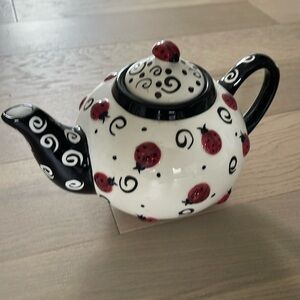 Tea pot with Lady Bugs